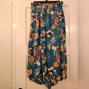 Melrose and Market size medium beautiful floral skirt